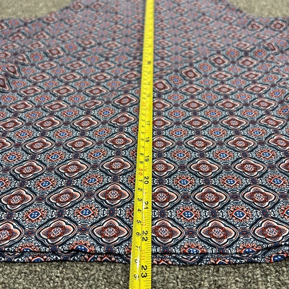 Adrienne Vittadini medallion print sleeveless halter blouse small S - Picture 9 of 9